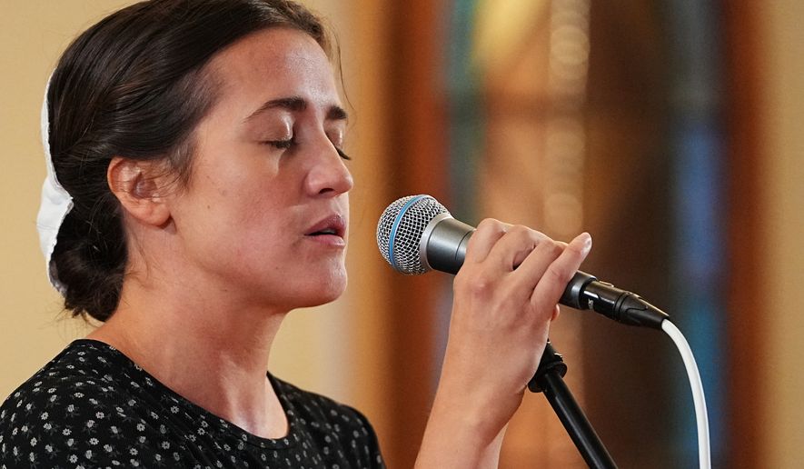 Rose Stoltzfus performs at Ragamuffin Hall in McCoysville, Pa., Saturday, April 25, 2026. (AP Photo/Matt Rourke)