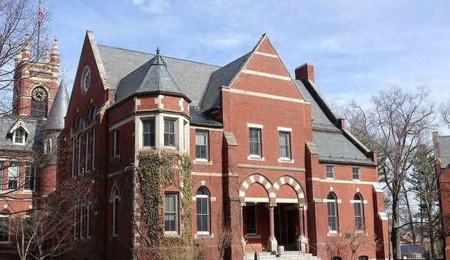All-Female Smith College Under Investigation for Admitting Men – PJ Media