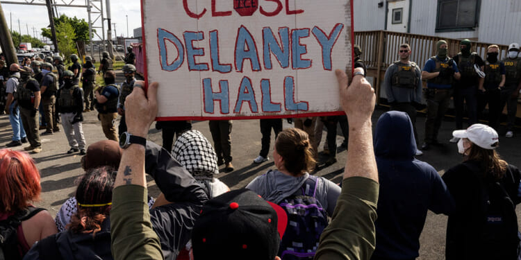 Anti-ICE Protests Highlight Democrats’ Working-Class Issues