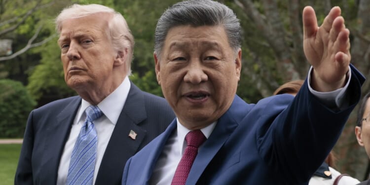 President Donald Trump and Chinese President Xi Jinping outdoors