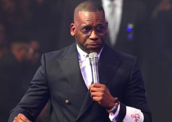 Pastor Jamal Bryant speaking