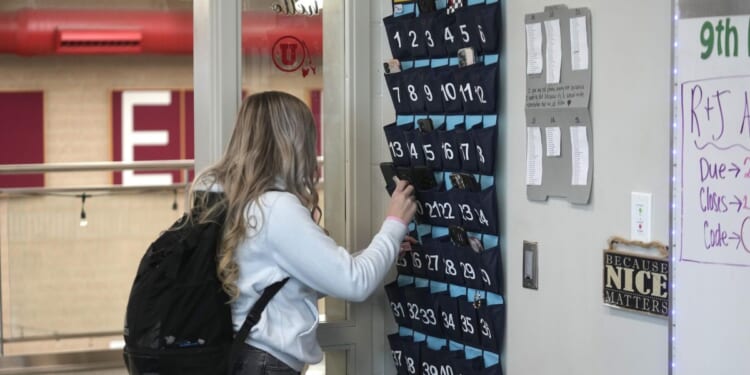 FCC weighs overhaul of subsidies for classroom internet as Big Tech backlash grows