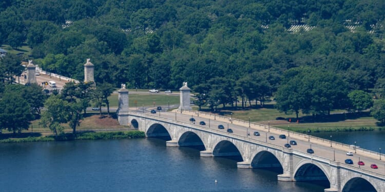 Planning commission seeks more details on Trump’s planned 250-foot arch near the Lincoln Memorial