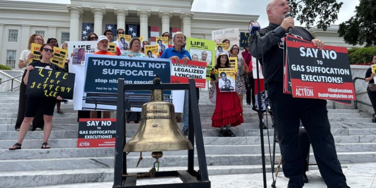 Federal appeals court says Alabama nitrogen gas execution inflicts unconstitutional suffering