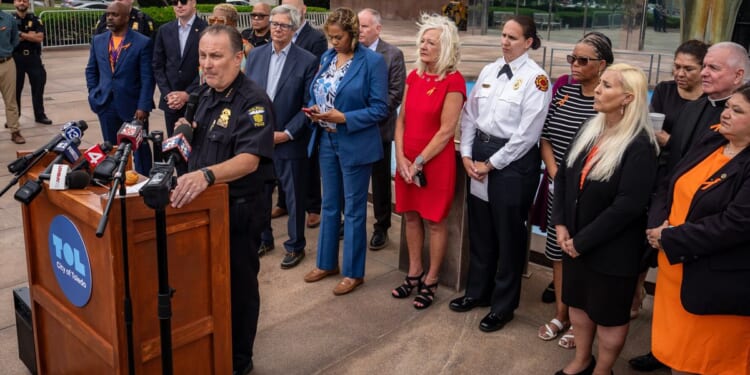Police zero in on 2 suspects after a mass shooting at a festival in Toledo, Ohio