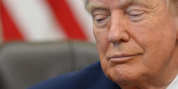 Appeals court says U.S. government can keep collecting 10% tariffs for now
