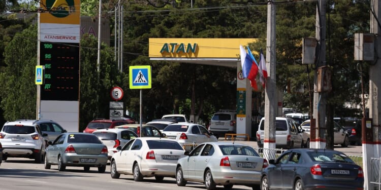 Russian official sounds alarm about impending chaos over Ukraine war, economic failures