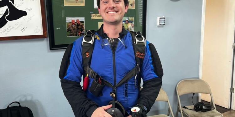 Skydivers killed in Missouri plane crash found thrills and peace through jumping