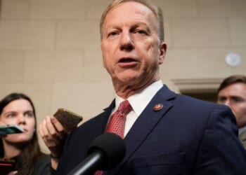 Oklahoma begins choosing a new U.S. senator and governor in crowded primary