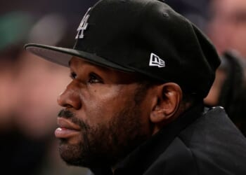 Floyd Mayweather faces felony charges in Las Vegas