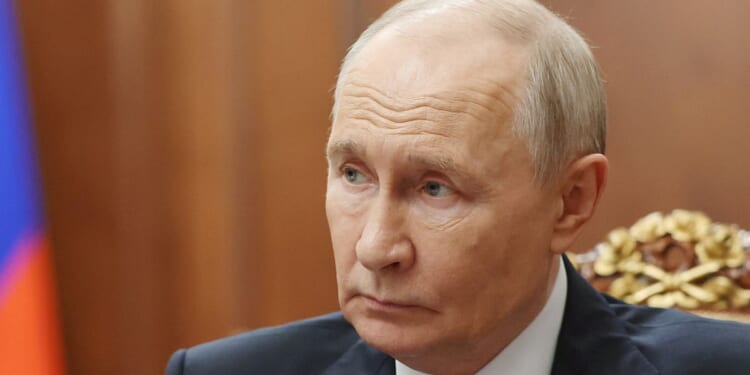 Putin hosts leaders of Southeast Asian nations, seeking to boost their business ties