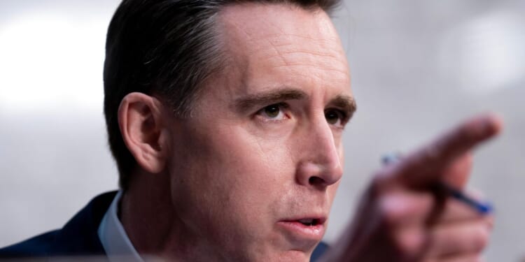 MLB ‘must answer’ for warning after Giants pitchers’ Pride Night message: Sen. Hawley