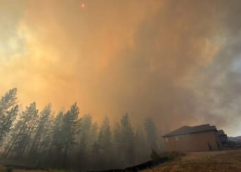 Eastern Washington wildfire forces evacuations and destroys homes