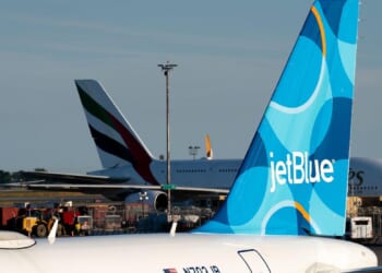 JetBlue to shutter Newark, LaGuardia bases as New York airport costs mount