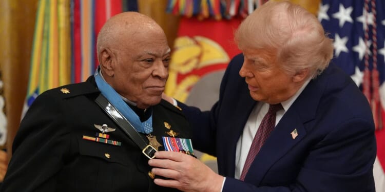 Trump awards medals of honor to Vietnam and Afghanistan war heroes