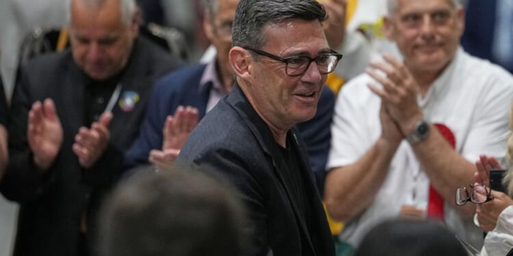 Labour’s Andy Burnham wins a special UK election, setting up a showdown with Starmer