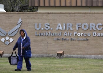 Air Force base now requires flu vaccine after 160 troops infected, 1 dead