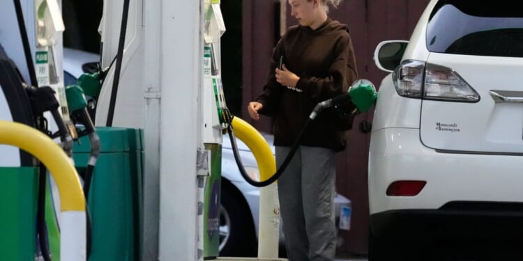 Gas prices fall in anticipation of U.S.-Iran deal