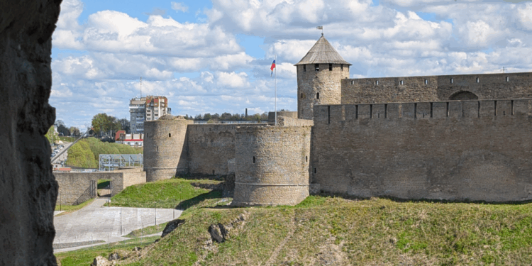 Russia aggressively recruiting spies at NATO’s edge; Estonian intel cites new twists in shadow war