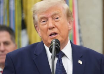 Trump explains plan to build a helipad on White House lawn