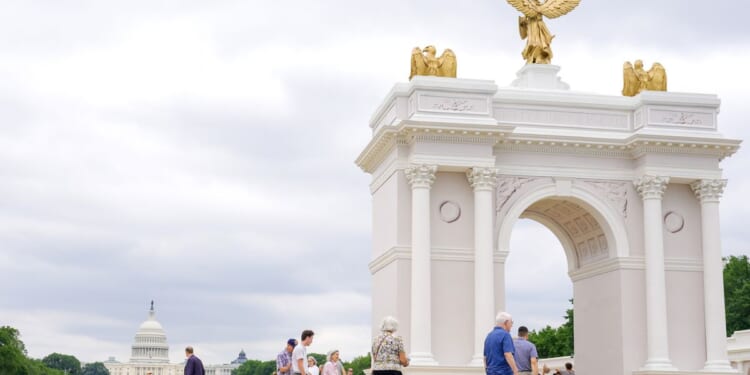 Trump triumphal arch wins early approval from National Capital Planning Commission
