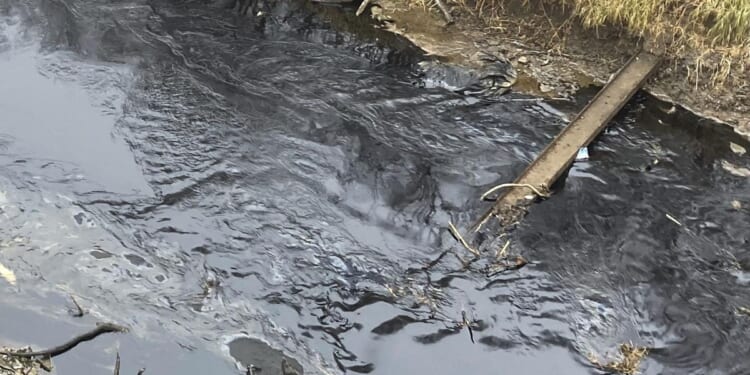 Oil pipeline’s owner agrees to pay $26.9 million over Keystone spill in Kansas