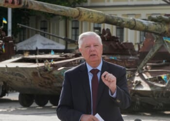 Senators call for passage of Russia sanctions bill to honor Lindsey Graham