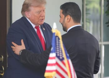 Trump hosts Iraqi leader at critical juncture in Iran conflict