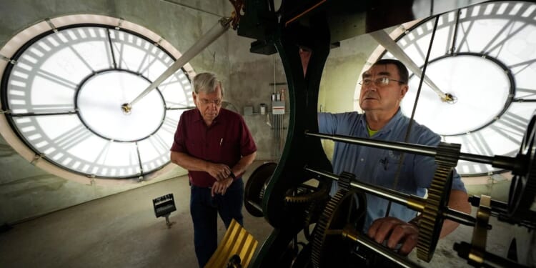 House passes bill to lock the clock on daylight saving time