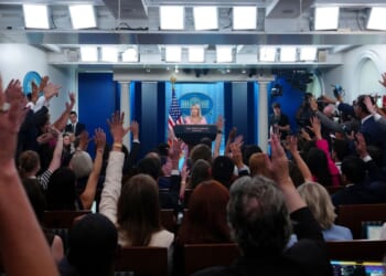 Foreign journalist visas set at 240 days, Chinese reporters cut to 90 days
