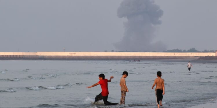 U.S. forces destroy Iranian maritime surveillance tower