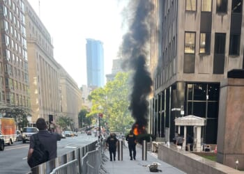Anti-ICE suspect arrested outside New York City federal building after lighting incendiary device