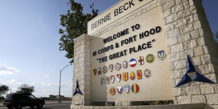 Army officials close dining facility at Fort Hood in Texas that was infested with roaches