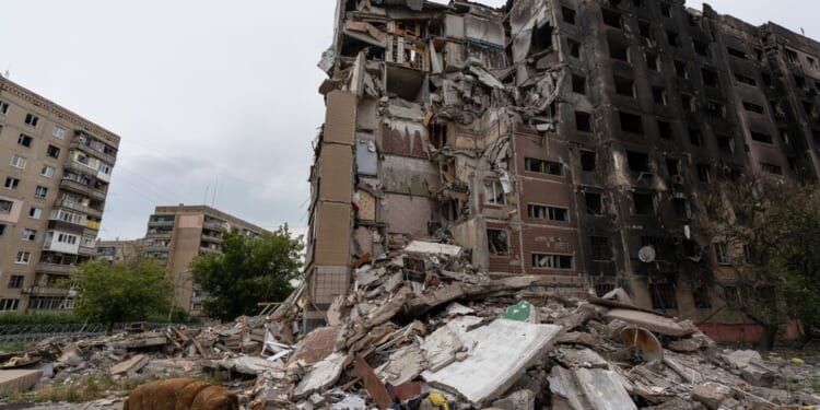 2 dead in Ukraine from Russian attacks, 4 more in Russian-held area hit by Ukrainian drones