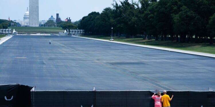 Ex-Olympian charged with damaging Reflecting Pool sees ‘irregularities’ in grand jury proceedings