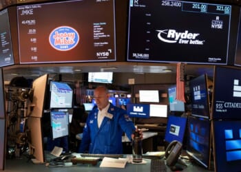 U.S. stocks rise to finish a wild July as Amazon soars, Apple sinks and inflation worries worsen