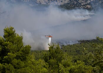 2 firefighting planes collide midair near Athens