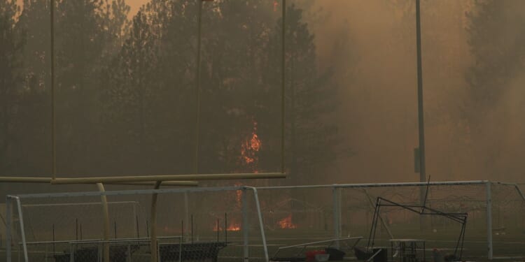 Eastern Washington fires have burned 600 structures and forced the evacuation of 5,000 homes