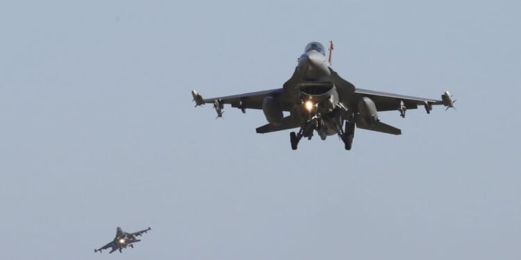 Leftist students intrude into U.S. Air Force Base in South Korea