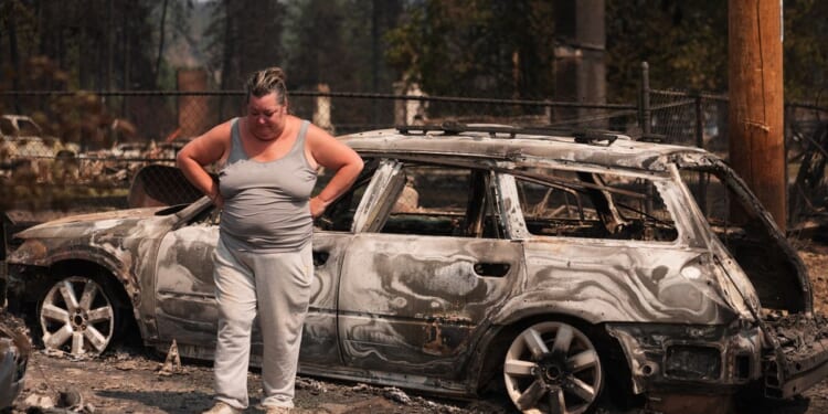 Firefighters get a handle on Spokane wildfires as tens of thousands remain evacuated
