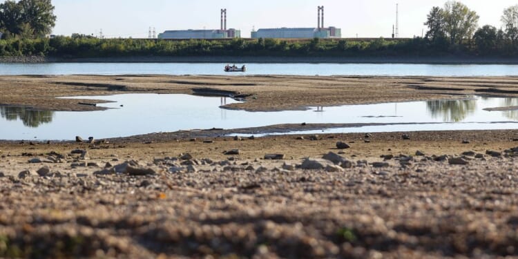 Hungary’s government plans interventions on Danube River to keep nuclear plant running