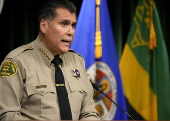Los Angeles agrees to speed issuing concealed-carry permits for gun owners; deal settles fed lawsuit