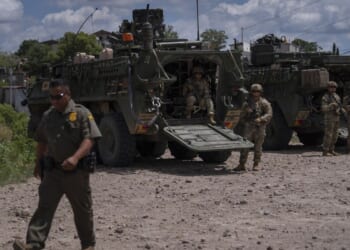 Justice Dept. says U.S. troops can arrest illegal immigrants beyond military property near border