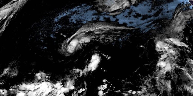 Hawaii’s Big Island lashed by rain and wind as Tropical Storm Lala closes in
