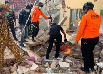 Magnitude 7.7 earthquake strikes off Indonesia’s coast, killing at least 40 and toppling buildings