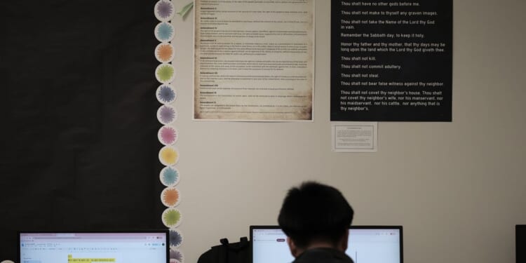 Supreme Court asked to review Texas law requiring the Ten Commandments in public schools