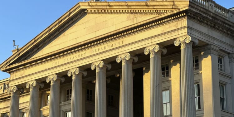 U.S. total government debt tops $40 trillion for first time
