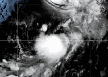 Tropical Storm Iselle expected to absorb Tropical Storm Julio in the Pacific Ocean
