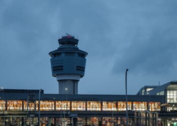 LaGuardia controllers reportedly left early before March runway collision