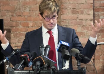 Milo Yiannopoulos deported to U.K., a day after being detained by ICE at Louisiana airport